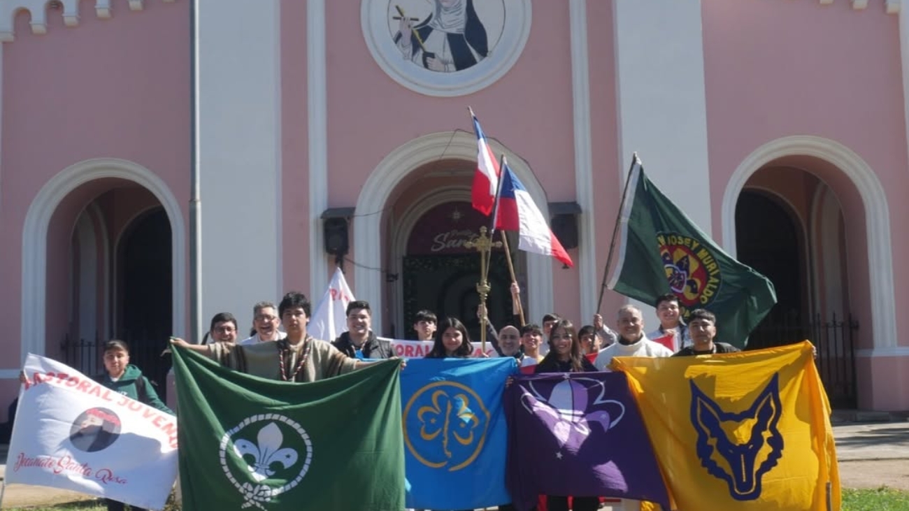El pasado sábado 23 de agosto desde las 08-30 horas, y pese al frío que hizo, decenas de jóvenes